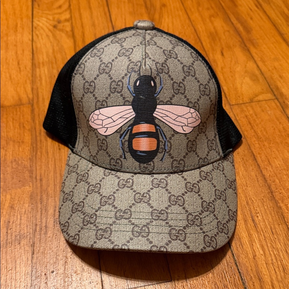 Gucci Beige and Black Bee Motif Cap